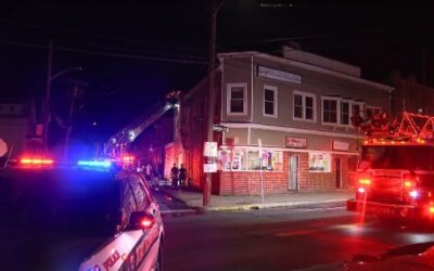 Autoridades investigan incendio de restaurante en East Providence.