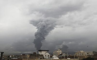 Ataque aéreo israelí dirigido a rebeldes hutíes sacude capital de Yemen