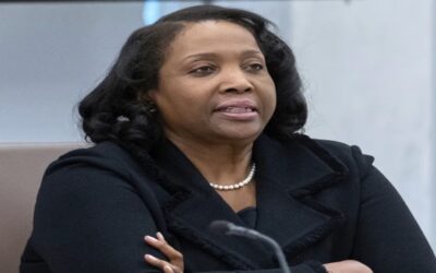 Lisa Cook, gobernadora de la Fed, demandará a Trump para conservar su puesto, dice abogado