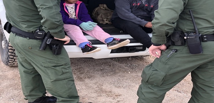 EEUU planea deportar a cerca de 700 niños guatemaltecos, dice senador
