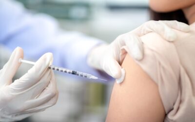 Sistema de salud estadounidense deja las vacunas contra la COVID-19 a elección individual