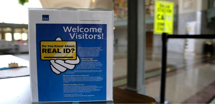 ¿Es válido mostrar tu Real ID en una redada de ICE? Abogado de inmigración lo aclara