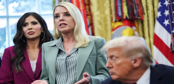 Fiscalía de Trump demanda a 6 estados demócratas por no entregar los padrones electorales