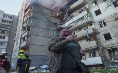 Mayor ataque ruso contra Ucrania desde inicio de guerra deja 4 muertos y daños a sede del Gabinete