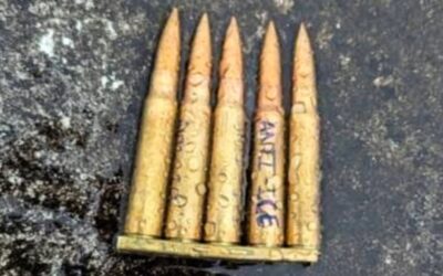 El tirador que mató a una persona en centro inmigración Texas escribió “anti ICE” en balas