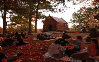 North Burial Grounds escenario de “Sesiones de Mausoleum Hill” música y reflexión en silencio sepulcral.