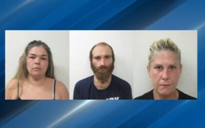 Policía Bristol reporta 3 arrestos por narcotráfico.