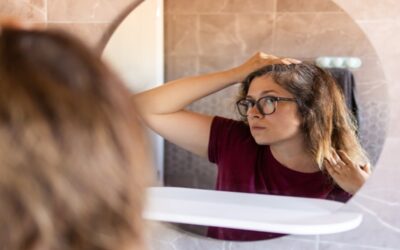 ¿Canas prematuras?: no son solo producto de la genética o el estrés, también lo son de deficiencias nutricionales