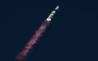 SpaceX lanza el cohete más grande del mundo en un vuelo de prueba exitoso