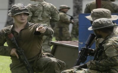 Fuerzas de seguridad de EE.UU. y Panamá realizan entrenamiento conjunto en la selva panameña