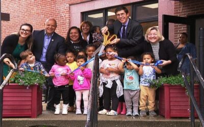 Autoridades Providence celebran mejoras a programas preescolar y educación temprana.