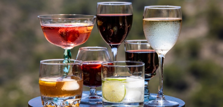 Tipos de bebidas alcohólicas que puedes permitirte dependiendo tu condición de salud