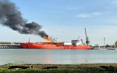 Ataque con dron impacta petrolero turco en Odesa, Ucrania, donde llegará gas natural de EEUU