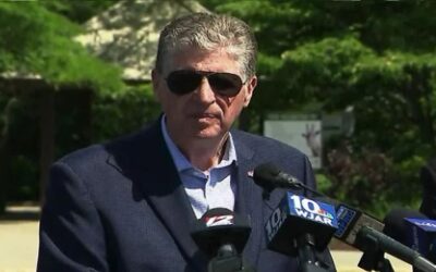 Nueva encuesta muestra a Mckee por debajo de Foulkes y Sherkarchi para primaria 2026.