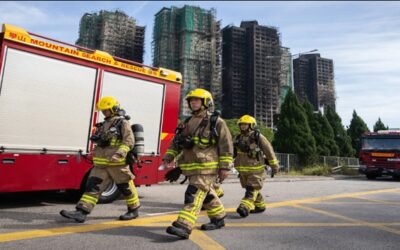 Arrestan a 8 más en torno a renovación de torres incendiadas en Hong Kong; suman ya 128 muertos