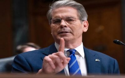 EE.UU. recortará los beneficios fiscales a los inmigrantes y elevará la revisión de las remesas