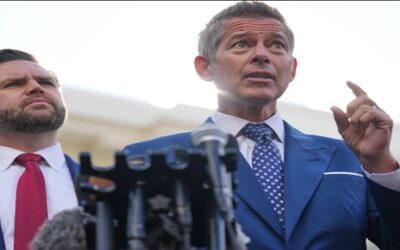 Secretario de Transporte de EEUU advierte de “caos masivo” en los cielos si el cierre continúa