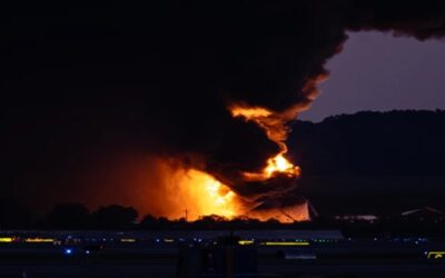 Al menos 7 muertos y 11 heridos por choque y explosión de un avión de UPS en aeropuerto de Kentucky