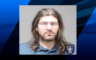 Policía South Kingstown arresta a hombre que se estrelló contra cafetería, sospechoso conduccion bajo influencia