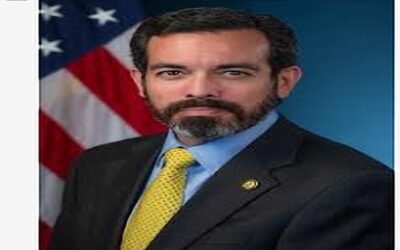 Universidad Brown contrata a ex fiscal federal Zachary Cunha.