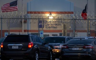 Trump planea detener a 80,000 inmigrantes en almacenes industriales: WP