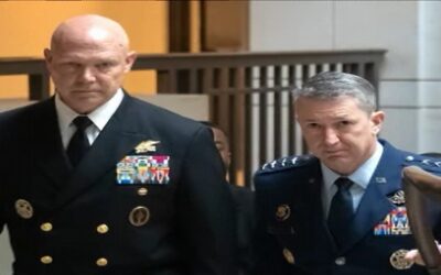 Almirante dice a legisladores que no hubo orden de “matar a todos” en ataque a bote con drogas