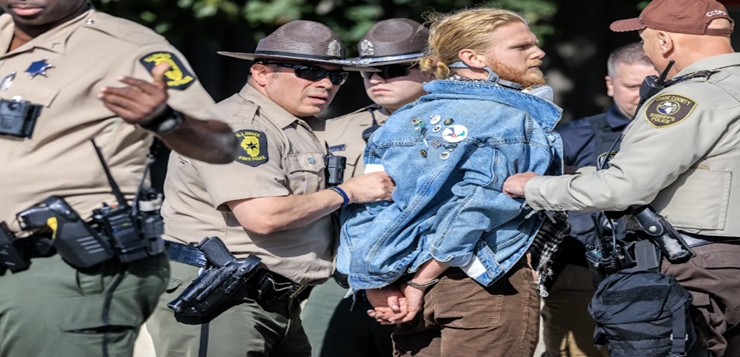 ICE detuvo a 75.000 personas sin historial penal en nueve primeros meses de Gobierno Trump