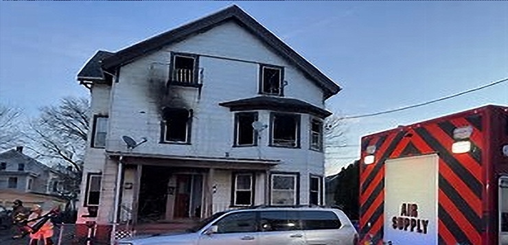 Incendio en Central Falls deja 16 adultos y 2 bebés sin hogar.