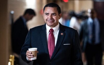 Trump acusa de “falta de lealtad” a Henry Cuéllar por postularse de nuevo al Congreso como demócrata tras recibir indulto