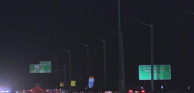 Miles de dólares de cableado eléctrico robado dejan carreteras de Rhode Island en la oscuridad.