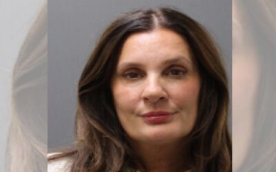 Ex candidata alcaldía Cranston arrestada con cargos de conducir bajo la influencia de alcohol.