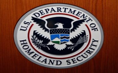 Agentes federales de inmigración disparan y hieren a 2 personas en Portland, según las autoridades