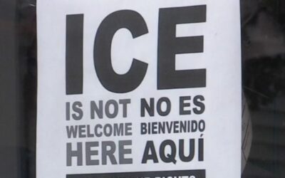 Decenas de personas protestan en Cranston por intervención de ICE en Minneapolis en la que falleció una mujer.