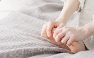 Causas ocultas de los pies fríos: 5 patologías que pueden estar detrás de esa sensación