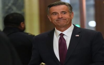 Director de la CIA se reúne con la presidenta interina de Venezuela en Caracas