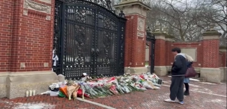 Nuevo comienzo para estudiantes de Universidad Brown con inicio del semestre.