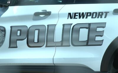 Conductora acusada de manejar bajo la influencia luego de chocar con patrulla policía.