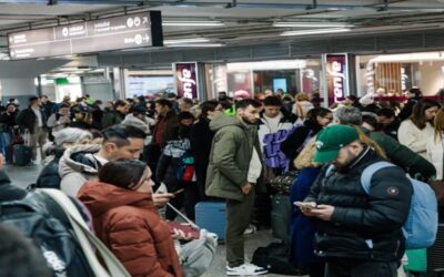 Al menos 21 muertos en choque de trenes de alta velocidad tras descarrilamiento en sur de España