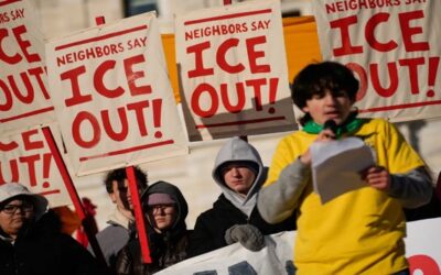 Departamento de Justicia investiga protesta en iglesia vinculada a alto funcionario de ICE