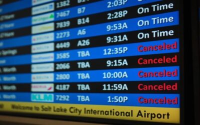 Unos 12.000 vuelos cancelados mientras enorme tormenta invernal se cierne sobre gran parte de EEUU