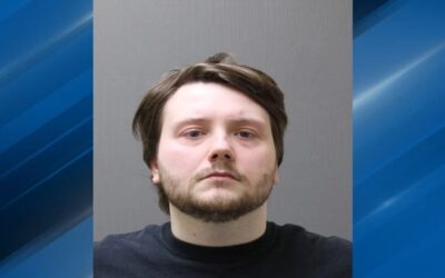 Hombre acusado de robar miles de dólares a iglesia.