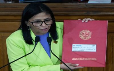 Fuerza Armada de Venezuela reconoce a presidenta encargada como su primera comandante en jefe