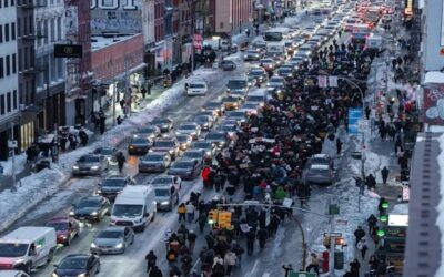 Miles recorren las calles de Nueva York en día de apoyo nacional a Mineápolis