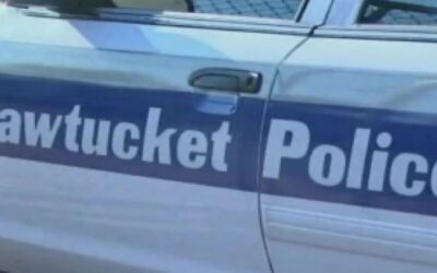 Policía Pawtucket arresta a hombre por presuntamente apuntar con arma a trabajador municipal