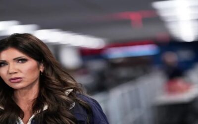 Noem anuncia que todos los agentes de Seguridad Nacional en Minneapolis usarán cámaras corporales