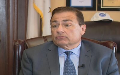 Shekarchi anuncia su decisión de no entrar a la primaria demócrata para gobernador.