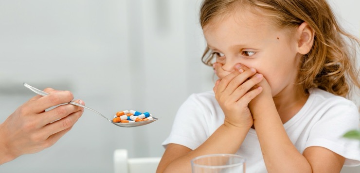Cuidado con el suministro de antibióticos a niños