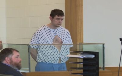 Hombre sentenciado a entre 30 y 40 años en prisión por agredir a 5 policías