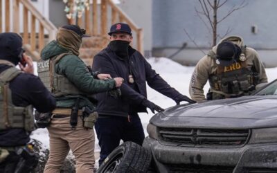 Solo 14% de inmigrantes detenidos por ICE cometieron delitos graves