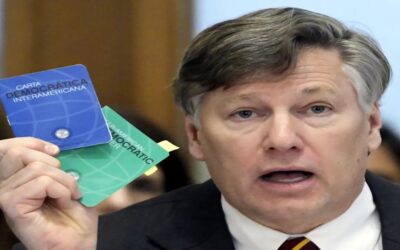 EE.UU. denuncia que agentes cubanos “acosaron” a su encargado de negocios en La Habana.